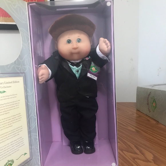 20TH ANNIVERSARY CABBAGE PATCH DOLL - Picture 2 of 11